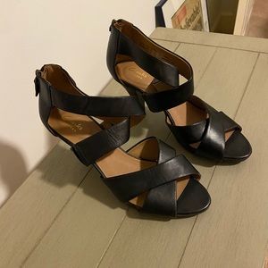 Black Clarks Artisan 3” Leather Kitten Heels (Good Condition)